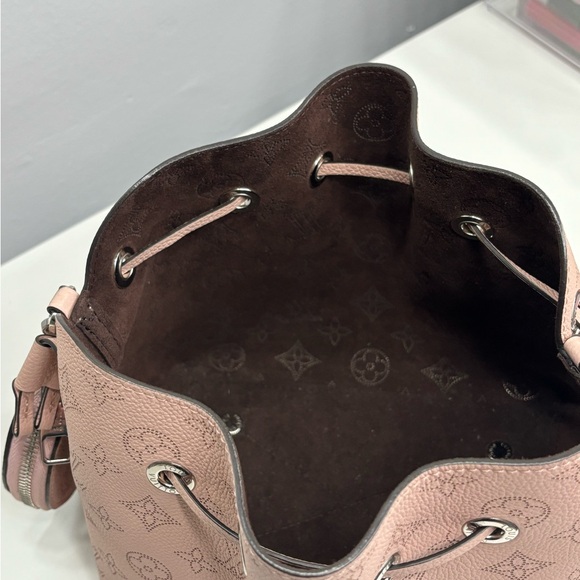 Pink Louis Vuitton Mahina Bella Bag - Picture 5 of 12